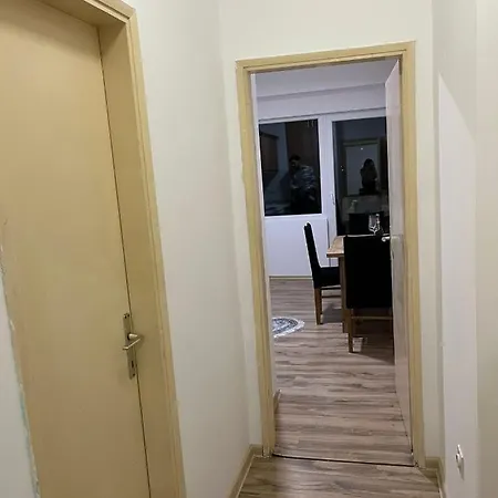 Apartment Mance